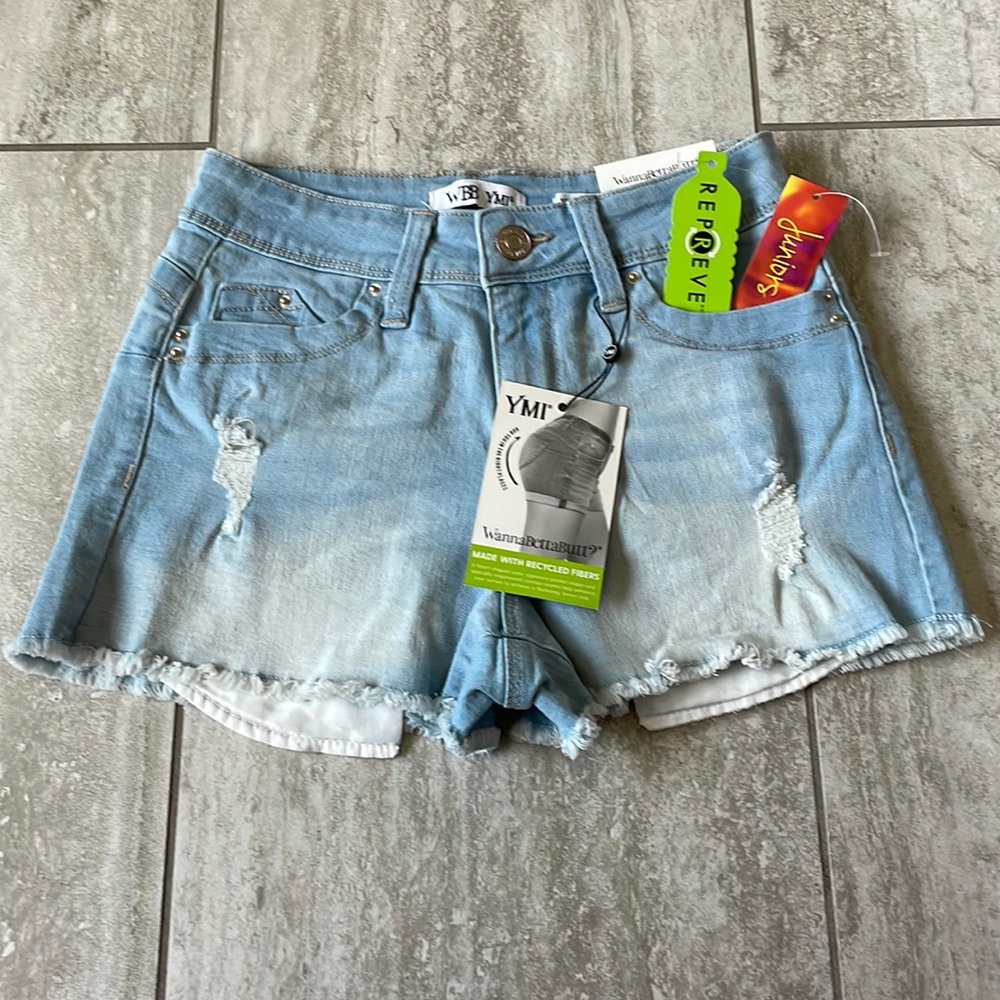 WBB YMI,High rise short Hug you in the right place,size 1/25 denim short/Juniors